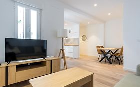 Bright Modern - 2Bedrooms 1Bathroom - Delicias